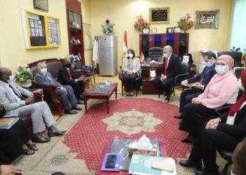 وزير الثروة الحيوانية السوداني يتفقد معهدي الصحة الحيوانية والامصال واللقاحات البيطرية