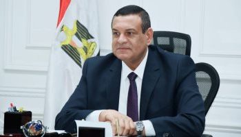 محافظ البحيرة يستعرض مزايا تحويل المزارع من النظام المفتوح للمغلق