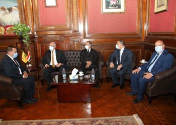 وزير الزراعة يشهد توقيع بروتوكول تعاون مشترك بين “بحوث الصحراء” و”الريف المصري”