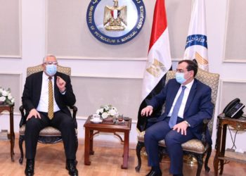 الملا والقصير يبحثان التنسيق بين الوزارتين لدعم التعاون في منظومة صناعة الاسمدة 