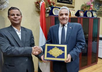 صحة الحيوان : يكرم مدير عام الطب البيطري بالبحر الأحمر