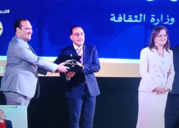 «قلم بيطري»..يهنئ الدكتور محمد القرش لحصوله على المركز الأول في جائزة التميز الحكومي بالصور