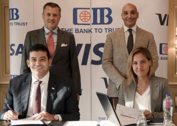 البنك التجاري الدولي يوقّع اتفاقية جديدة مع “فيزا” مدتها 5 سنوات