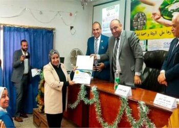 جانب من الندوة