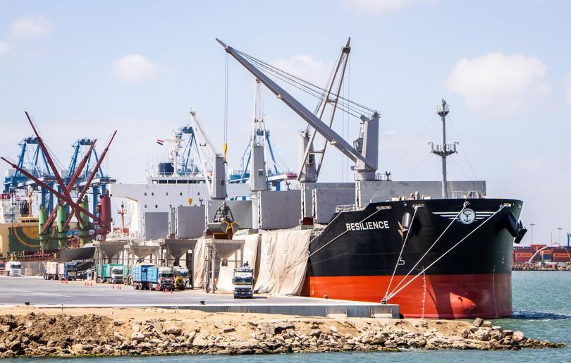 ميناء دمياط يستقبل 10793 طن صويا و 12085 طن ذرة خلال 24 ساعة