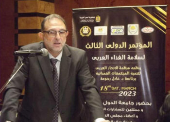 «سلامة الغذاء» تشن حملات موسعة على مصانع الأسماك ومراكب الصيد والمزارع السمكية