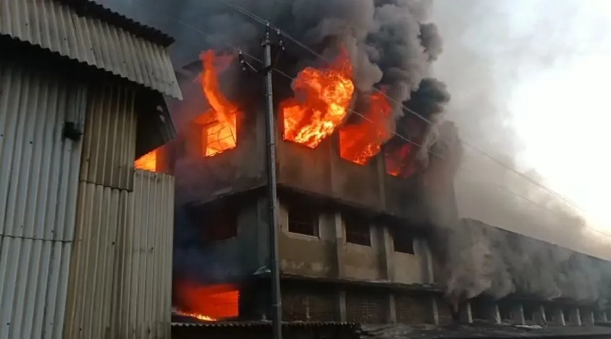 السيطرة على حريق نشب في مصنع أعلاف بالمنوفية