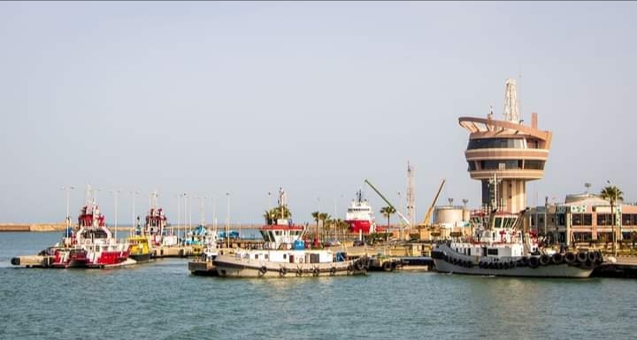 ميناء دمياط يستقبل 3350 طن فول صويا و 3239 طن كسب الصويا و 15323 طن ذرة و 634 طن كسب عباد و 2312 رأس ماشية