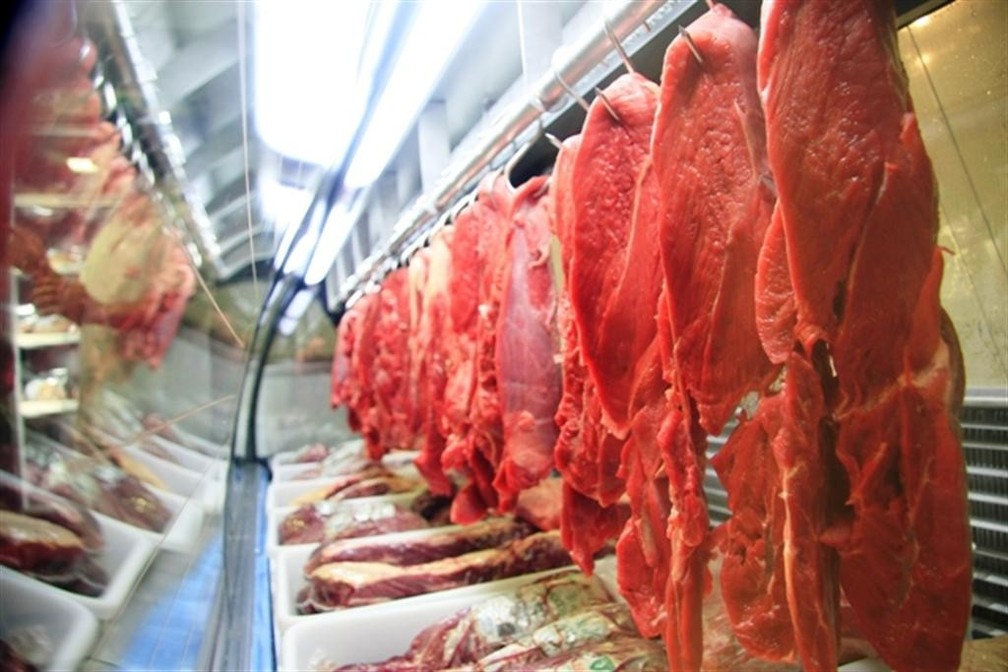 إندونيسيا تستورد اللحوم من البرازيل والهند في عام 2024