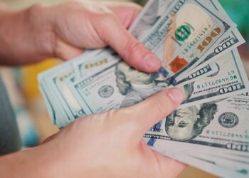 خاص| خبير اقتصادي يكشف ملامح المرحلة بعد التعويم لكبح التضخم بالأسواق