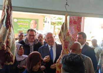 الزراعة تواصل ضخ السلع الغذائية في معرض "خير مزارعنا لأهالينا" وسط إقبال كبير من المواطنين لليوم الثامن من شهر رمضان المبارك