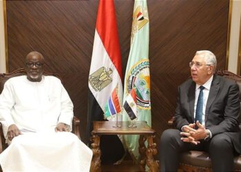 مصر وجامبيا يبحثان تعزيز التعاون في مجال الاستزراع السمكي