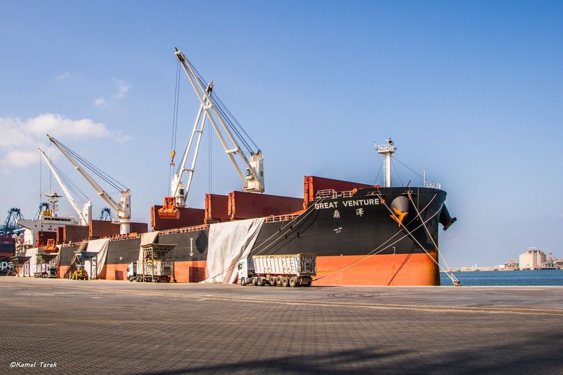 ميناء دمياط يستقبل 18549 طن ذرة و 2090 طن فول صويا