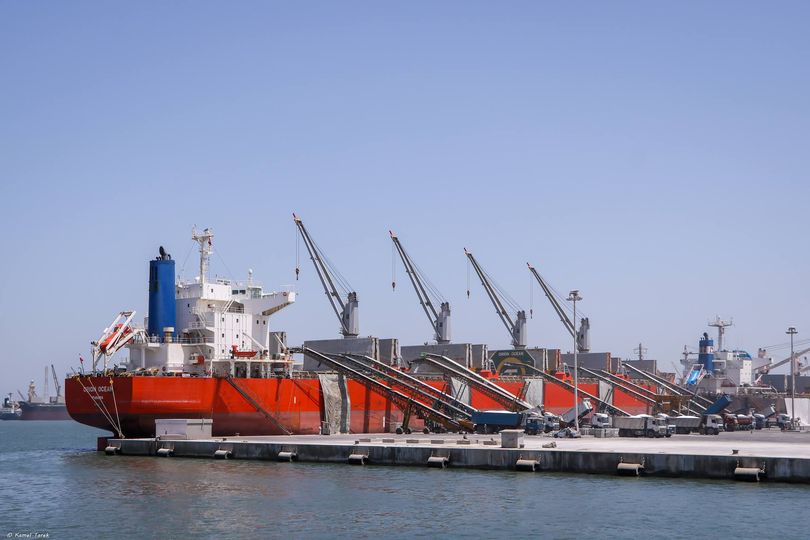 ميناء دمياط يستقبل 5800 طن ذرة و 6500 طن فول صويا