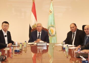 وزير الزراعة يبحث مع ممثلي 22 شركة إنتاج الدواجن بالصين للتعزيز التعاون بينهم