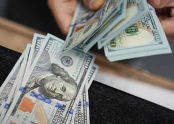سعر الدولار أمام الجنيه اليوم السبت يسجل 50.85 جنيه للشراء و 50.95 جنيه للبيع