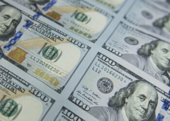 سعر الدولار مقابل الجنيه المصري اليوم السبت 1- 2- 2025