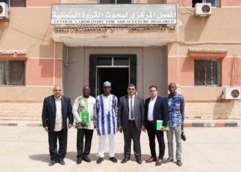 زيارة تفقدية لوفد جامعة بوركينا فاسو لبحوث الثروة السمكية لبحث التعاون في مجال الاستزراع السمكي