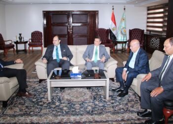 وزير الزراعة يبحث مع رئيس جهاز حماية المنافسة واتحاد الدواجن النهوض بالقطاع وزيادة الإنتاج والمعروض