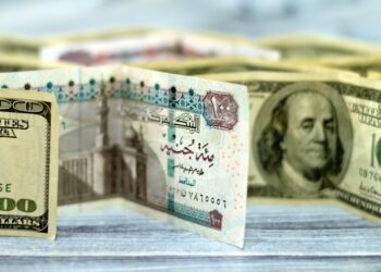 سعر الدولار أمام الجنيه يسجل 49.64 للشراء في مستهل تعاملات اليوم الثلاثاء