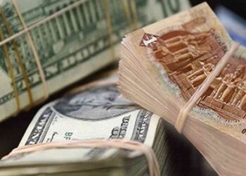 سعر الدولار والعملات أمام الجنيه في بداية تعاملات اليوم الأربعاء