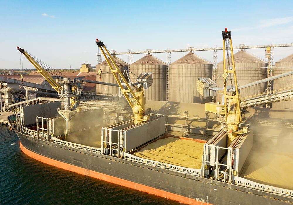 روسيا تعدل حساب الرسوم الجمركية على الشعير والذرة لتعزيز الصادرات