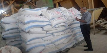 ضبط 8 أطنان خامات أعلاف مجهولة المصدر بالشرقية