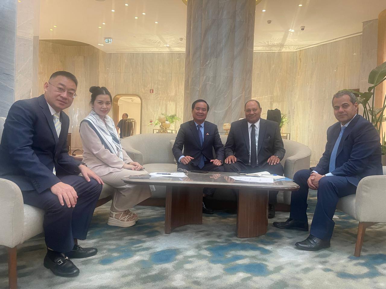 مصر تبحث إمكانية الاستفادة من التجربة الفيتنامية المتقدمة في الاستزراع السمكي