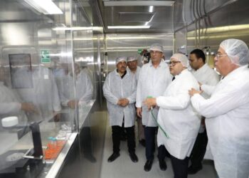 وزير الزراعة: الدولة تدعم توطين صناعة اللقاحات والأدوية كركيزة للأمن الصحي والغذائي