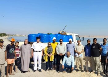 بحيرة قارون تختتم مشروع دعمها بيرقات الجمبري بإنزال الدفعة السادسة والأخيرة