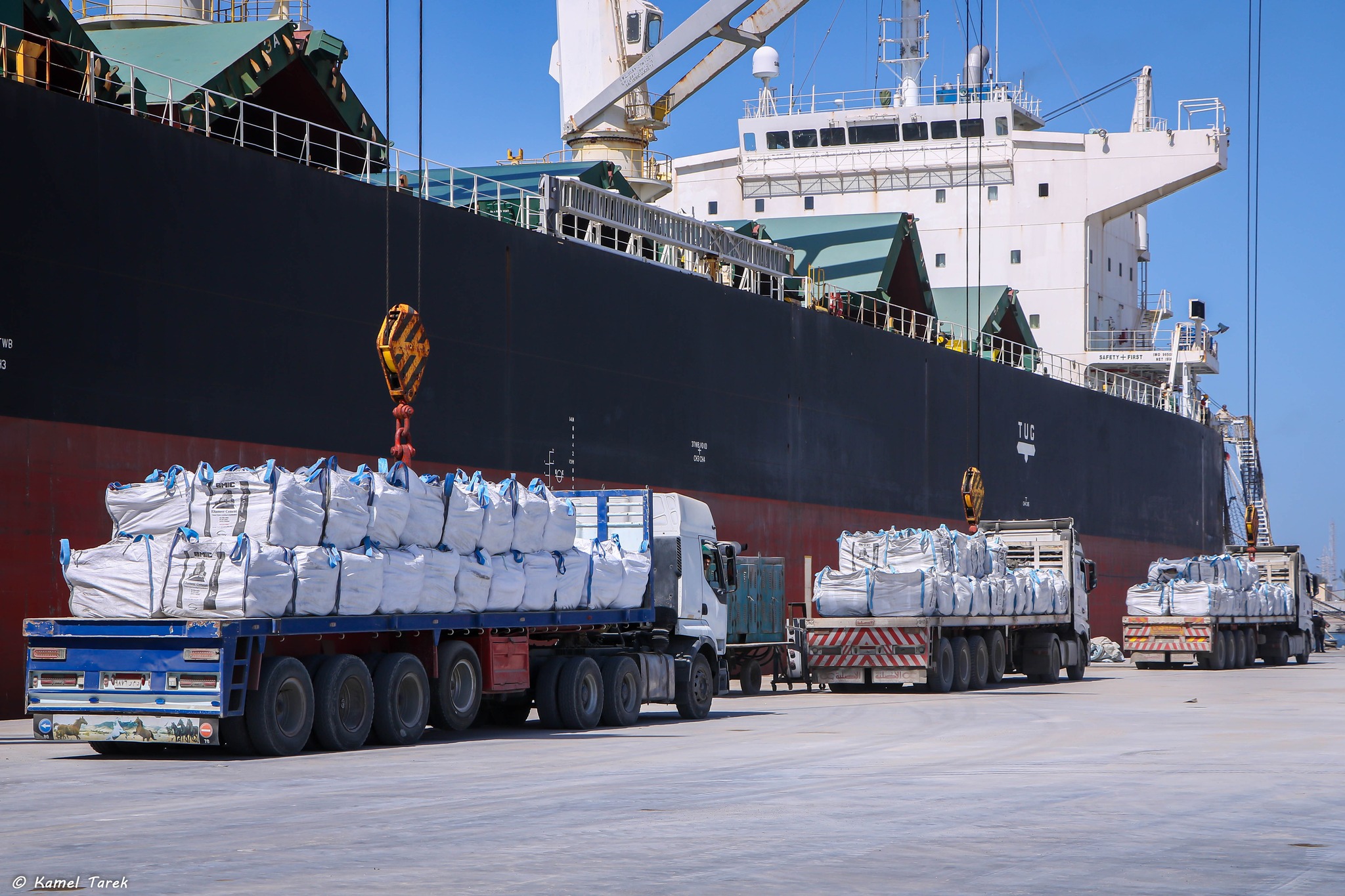 ميناء دمياط يستقبل 28570 طن ذرة و 5810 طن قمح