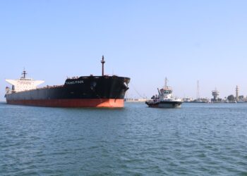 ميناء دمياط يستقبل 32968 طن ذرة و 2688 طن قمح