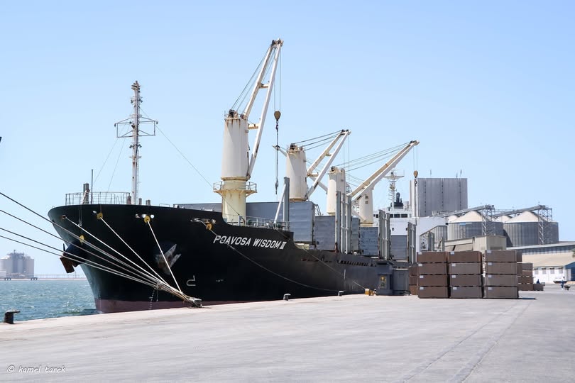 ميناء دمياط يستقبل 32438 طن ذرة و 2629 طن قمح