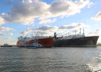 ميناء دمياط