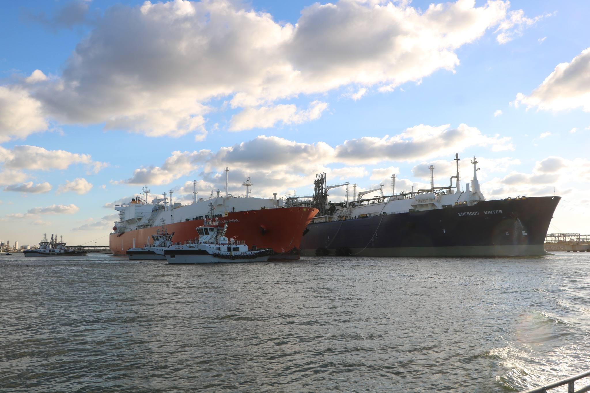 ميناء دمياط