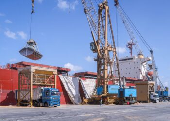 ميناء دمياط