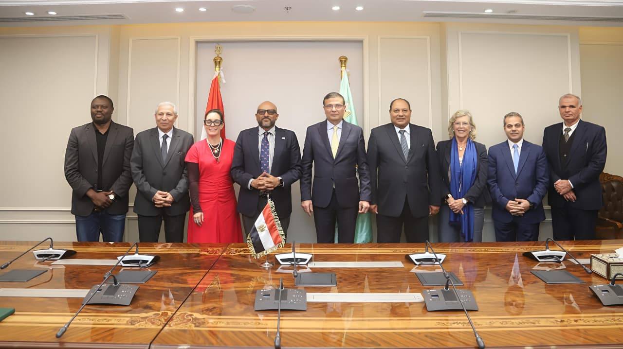 وزير الزراعة يوقع اتفاقية تجديد استضافة مصر للمركز الدولي للأسماك