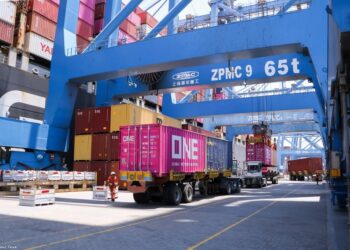 ميناء دمياط يستقبل 10698 طن فول صويا و 9835 طن ذرة