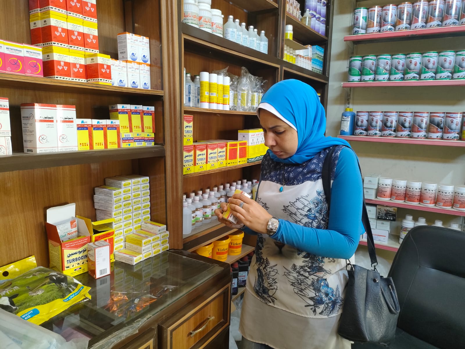 "الزراعة" تواصل حملاتها المكثفة للتفتيش على مراكز بيع وتداول المستحضرات البيطرية: المرور على 430 منشأة وضبط 58 مخالفة خلال نوفمبر 2025