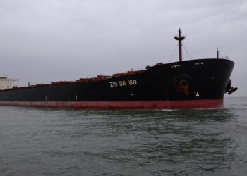 ميناء دمياط