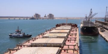 ميناء دمياط يستقبل 13430 طن ذرة و 6281 طن قمح