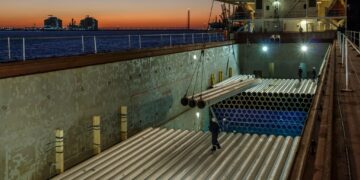 ميناء دمياط يستقبل 40031 طن ذرة و 5049 طن قمح