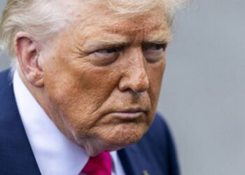 الولايات المتحدة تفرض رسوم جمركية عالمية بنسبة 10٪ على الواردات