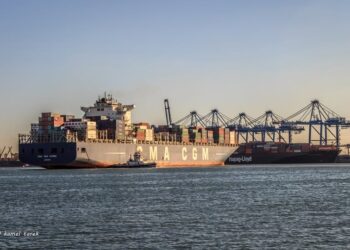 ميناء دمياط