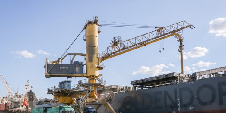 ميناء دمياط