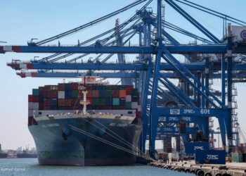 ميناء دمياط