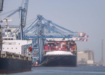 ميناء دمياط