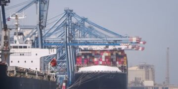 ميناء دمياط