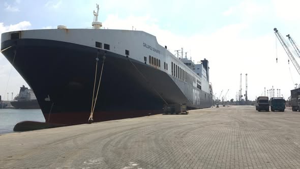 ميناء دمياط