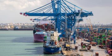 ميناء دمياط يستقبل 6628 طن قمح و 13534 طن ذرة